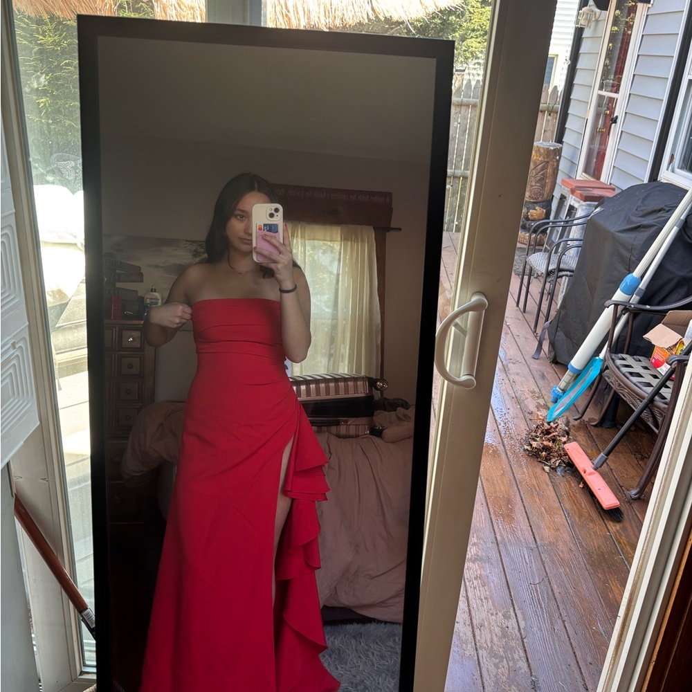 Elegant Red Strapless Gown with Slit